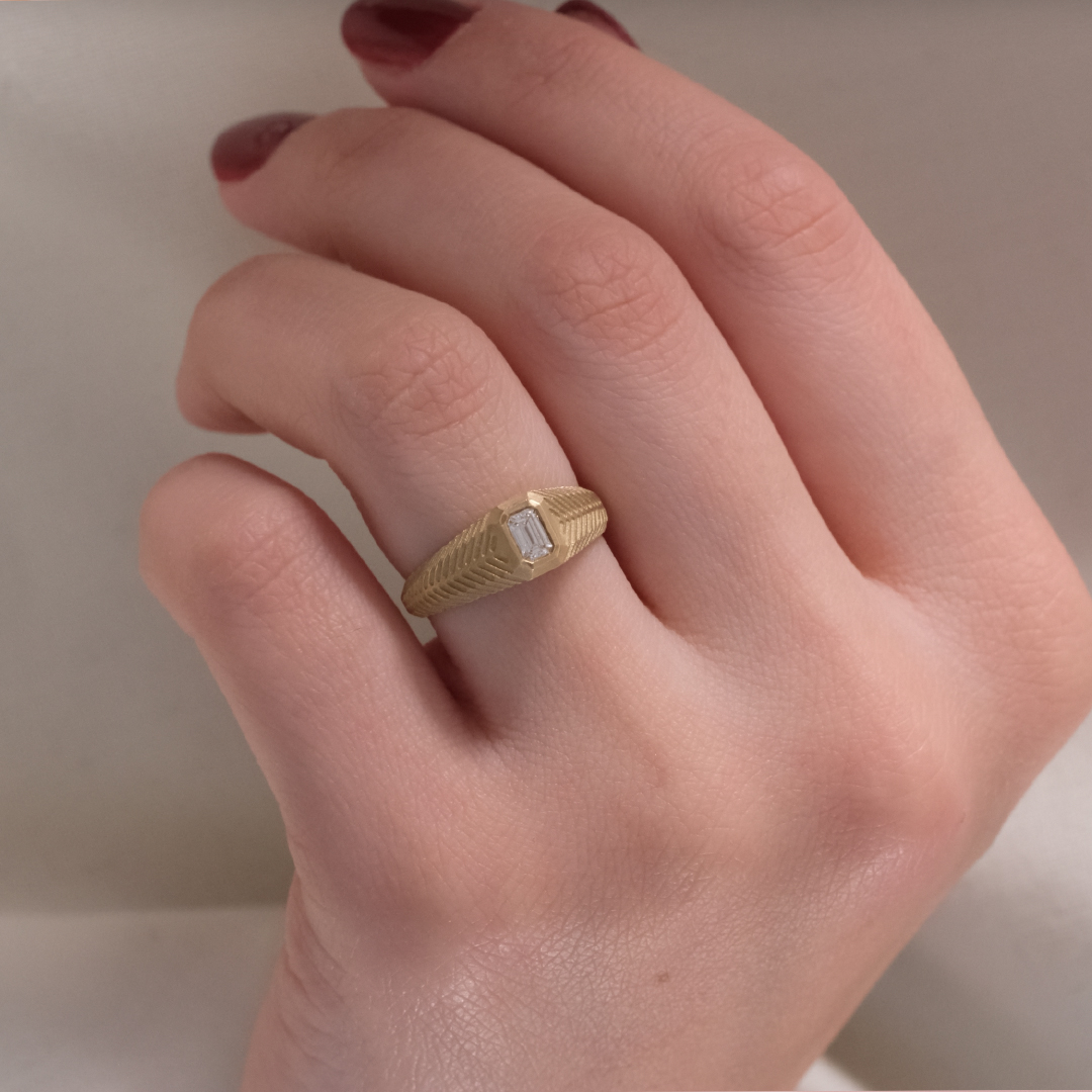 0.20 Karat Emerald Serçe Parmak Pırlanta Yüzük (3)