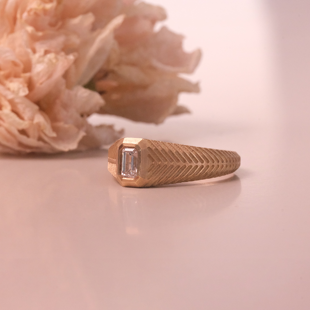 0.20 Karat Emerald Serçe Parmak Pırlanta Yüzük (2)