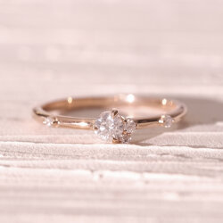 0.25 Karat Minimal Pırlantalı Yüzük