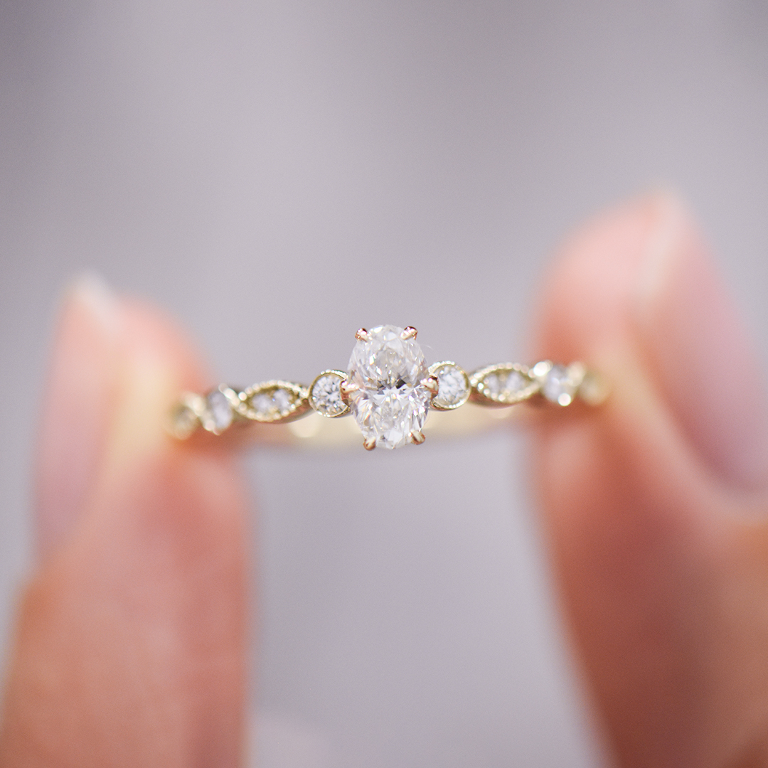 0.38 Karat Oval Keitha Tektaş Pırlanta Yüzük (1)