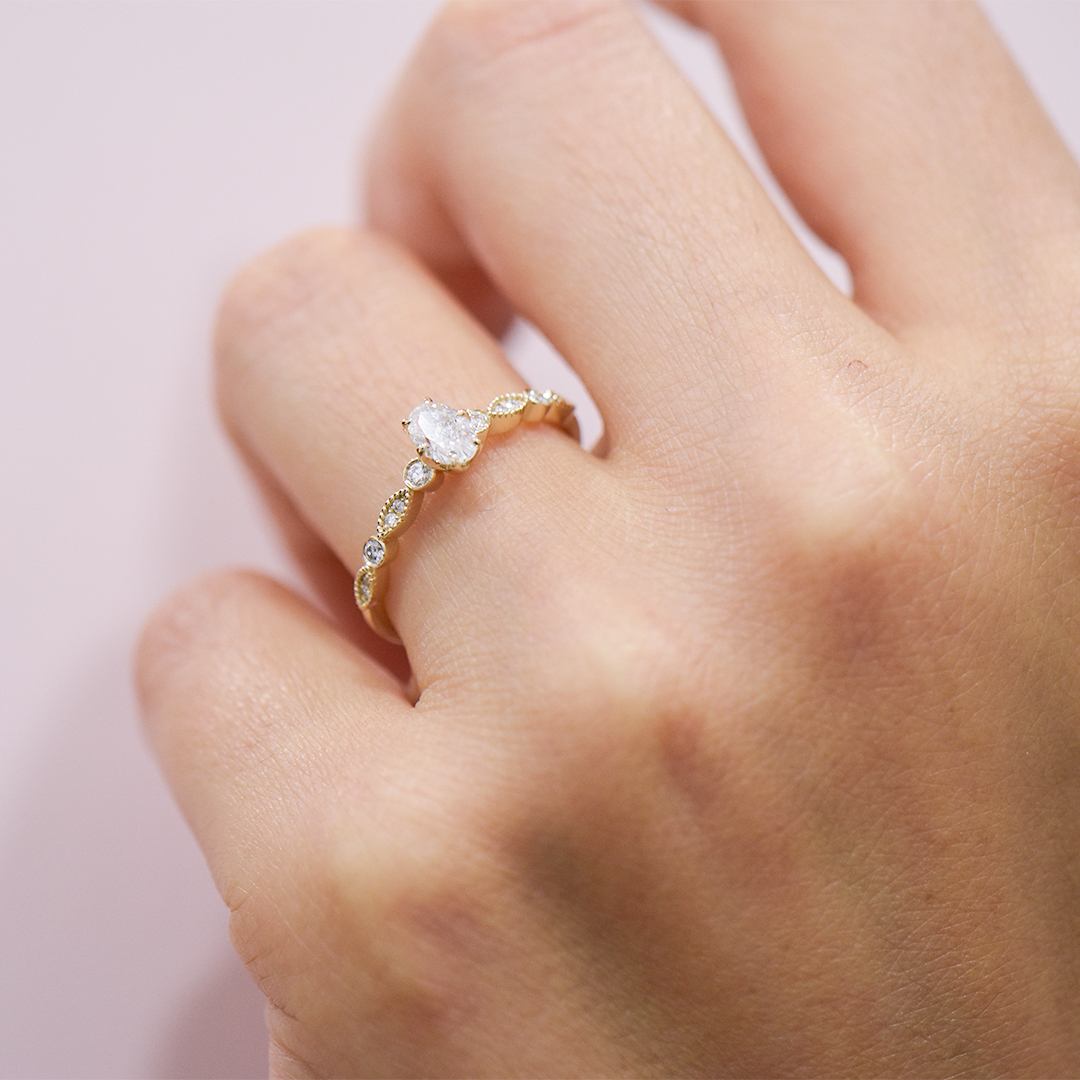 0.38 Karat Oval Keitha Tektaş Pırlanta Yüzük (3)