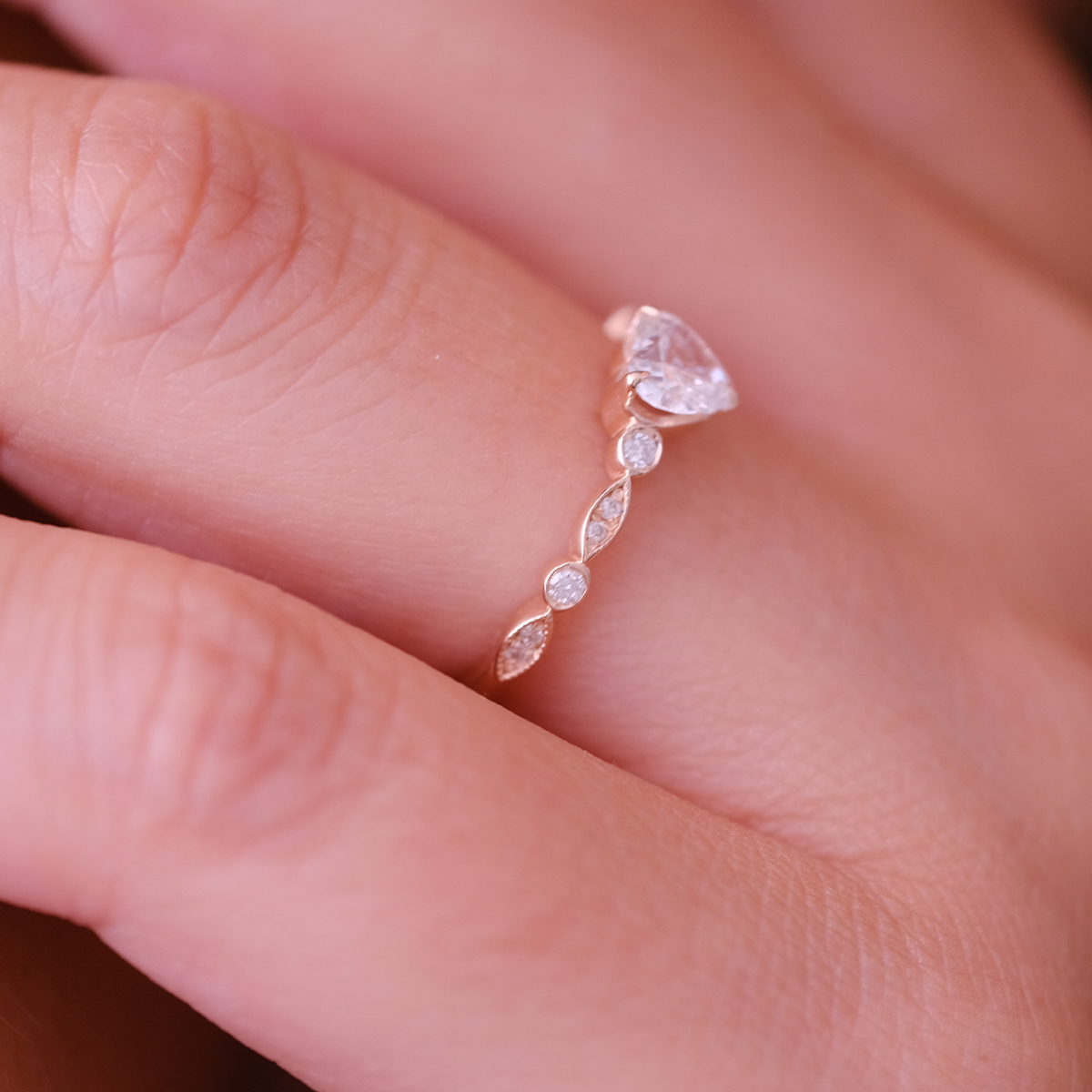 0.59 Karat Kalp Keitha Tektaş Pırlanta Yüzük (3)