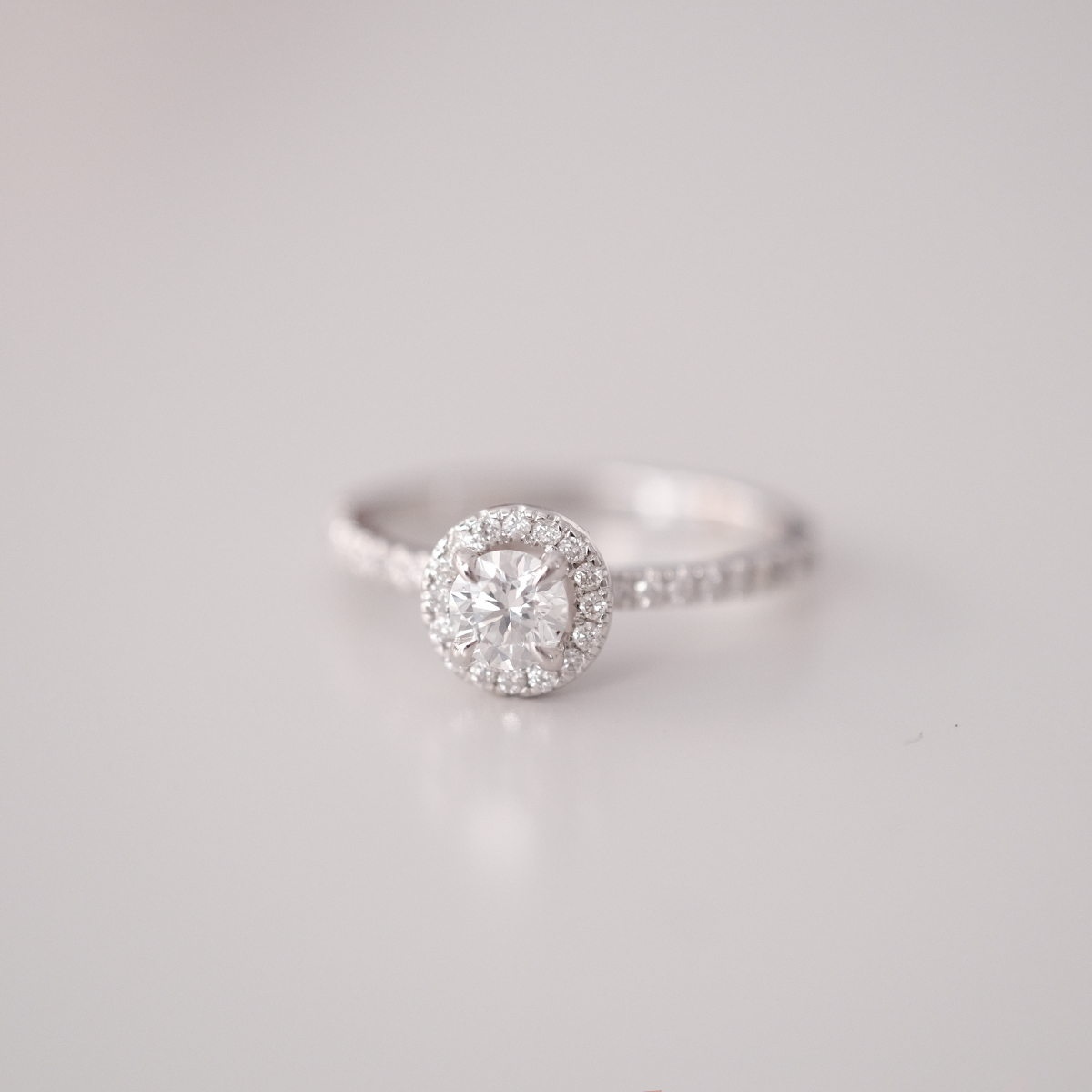 0.60 Karat Pırlanta Tektaş Halo Yüzük (3)