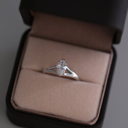 0.70 Karat Julia Tektaş Pırlanta Yüzük