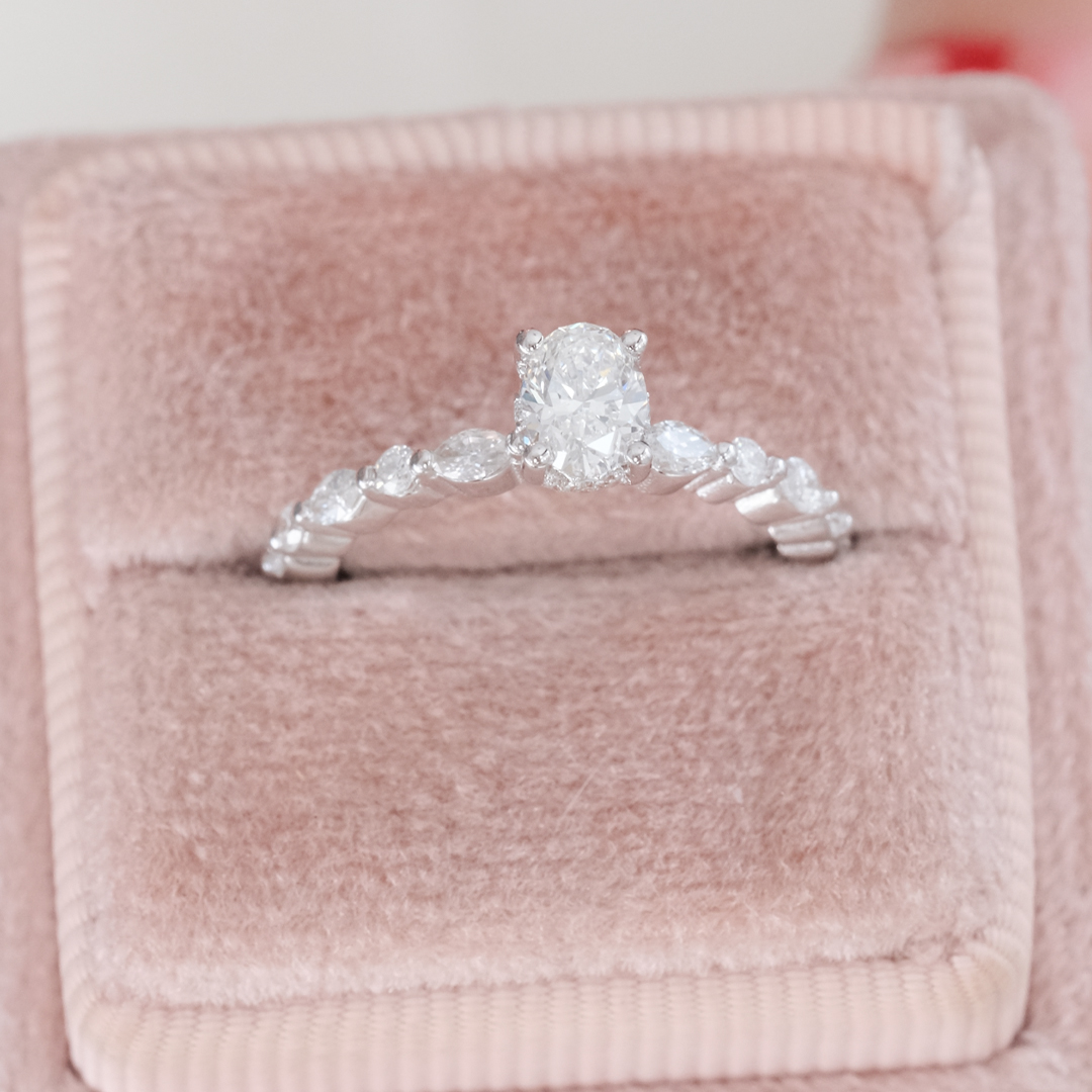 0.70 Karat Sarin Oval Pırlanta Tektaş Yüzük (1)