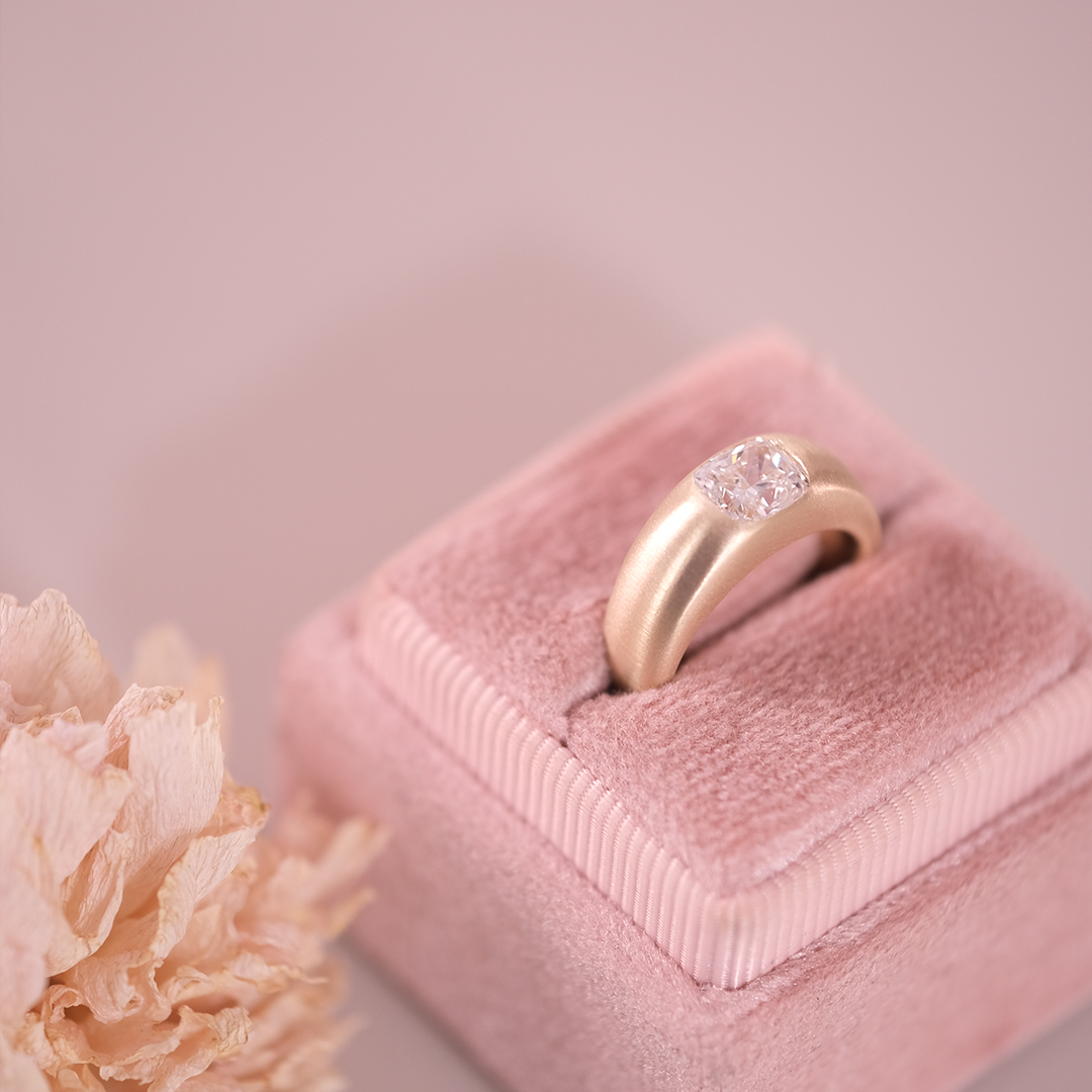 1.00 Karat Cushion Kesim Tektaş Pırlanta Yüzük (2)