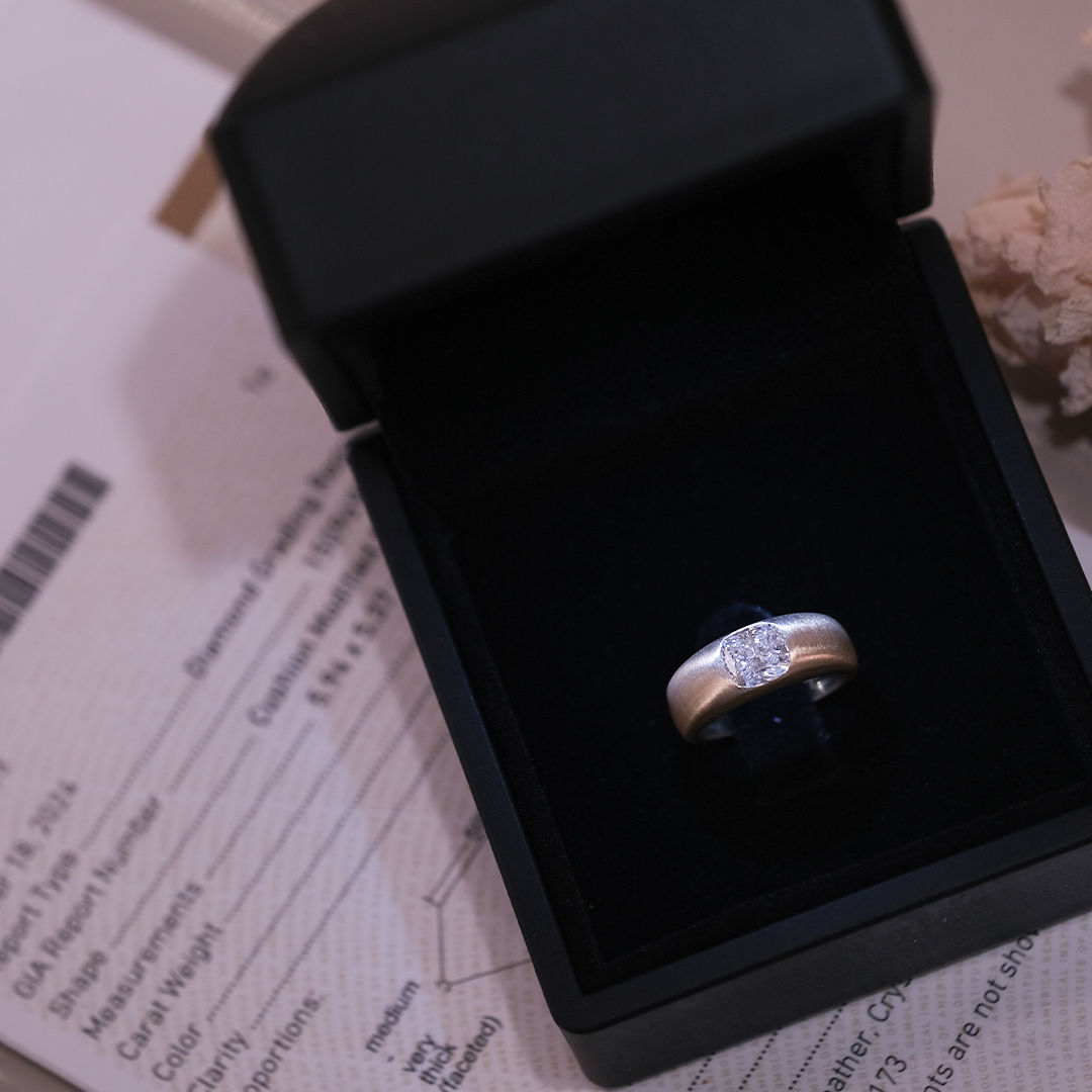 1.00 Karat Cushion Kesim Tektaş Pırlanta Yüzük (3)