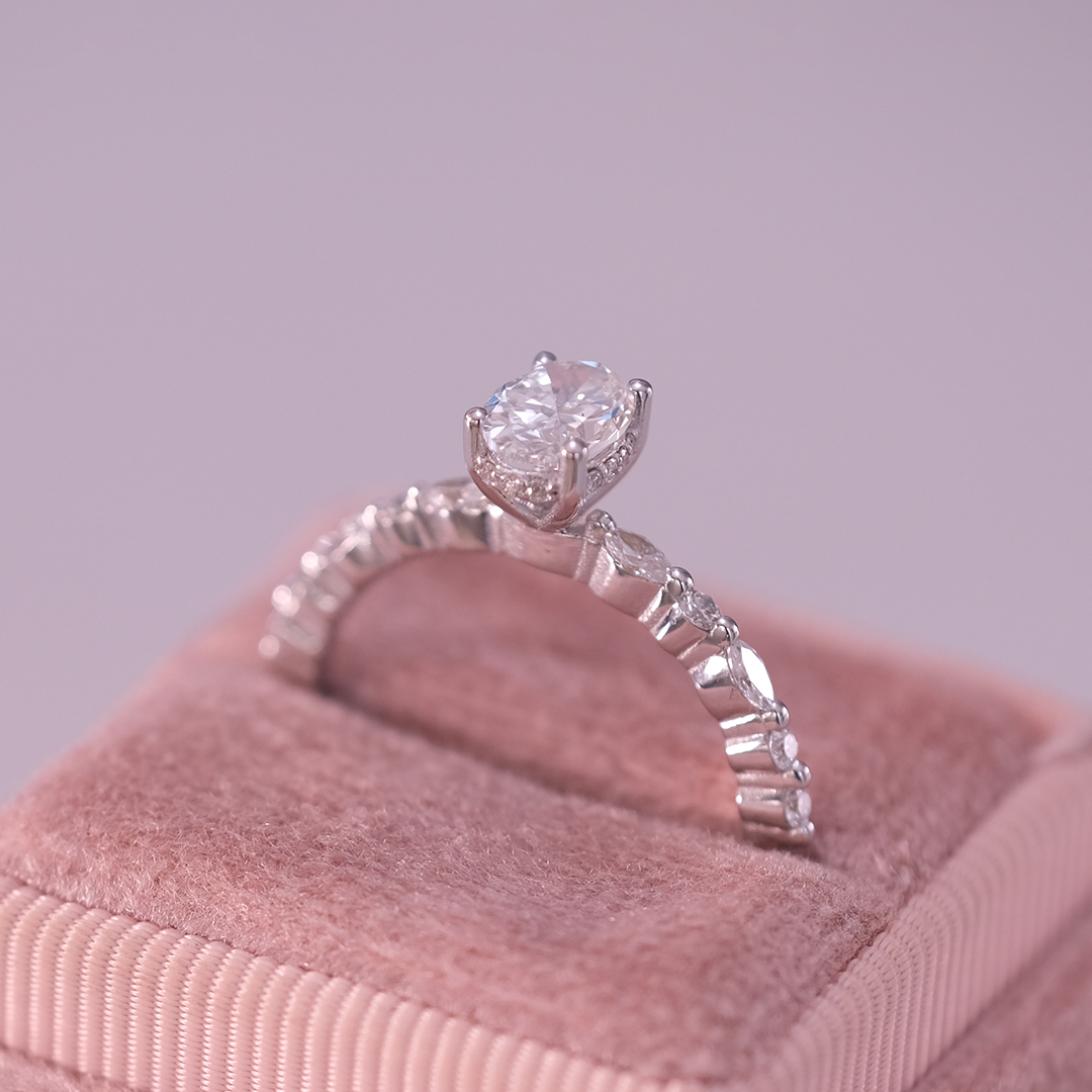 1.00 Karat Sarin Oval Tektaş Pırlanta Yüzük (3)