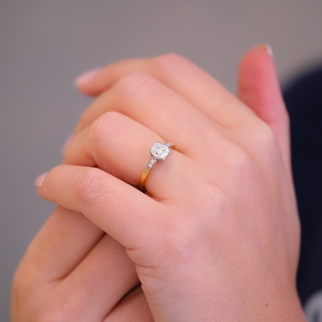 1.05 Karat Cushion Tektaş Pırlanta Yüzük (2)