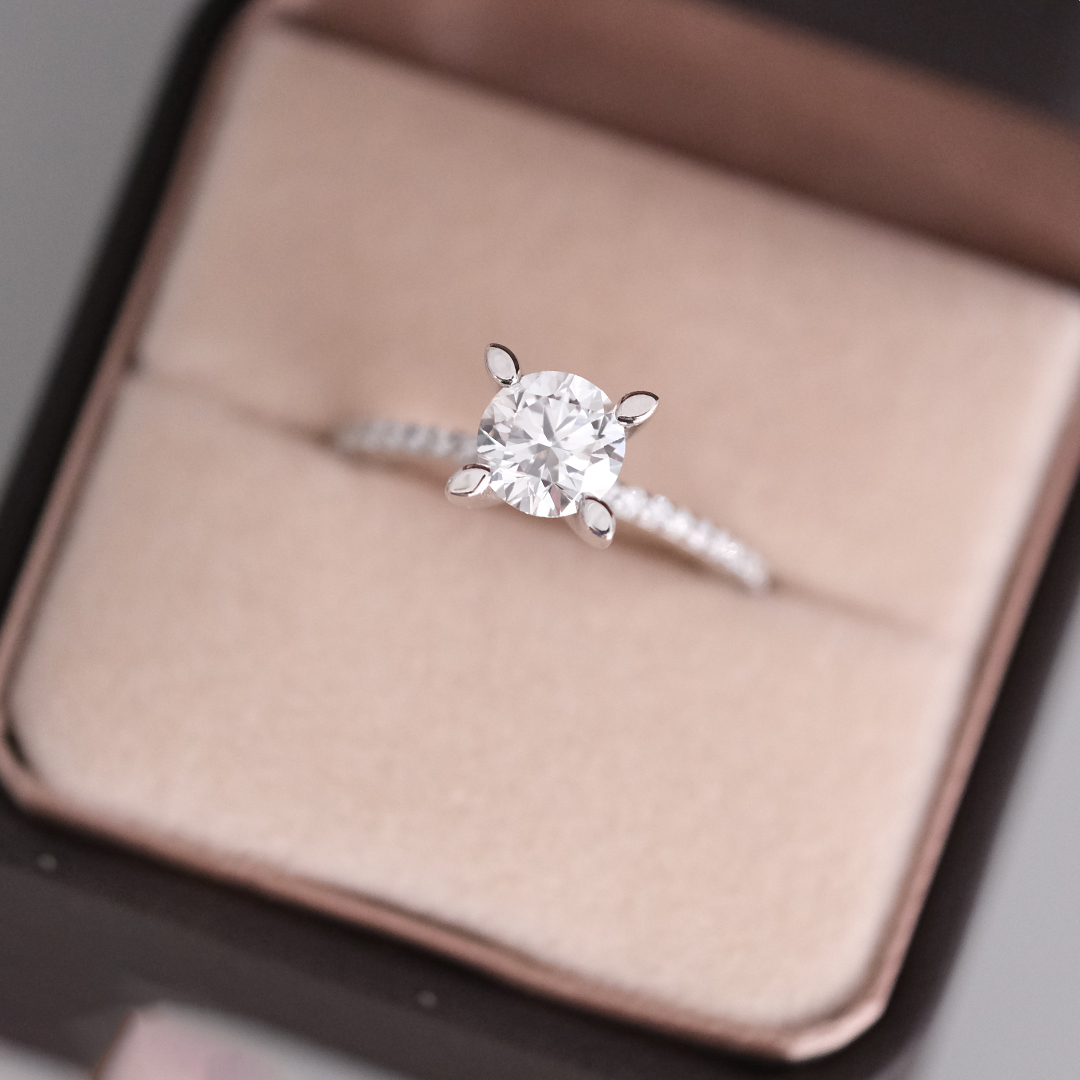 1.15 Karat Lab Grown Tektaş Pırlanta Yüzük (1)