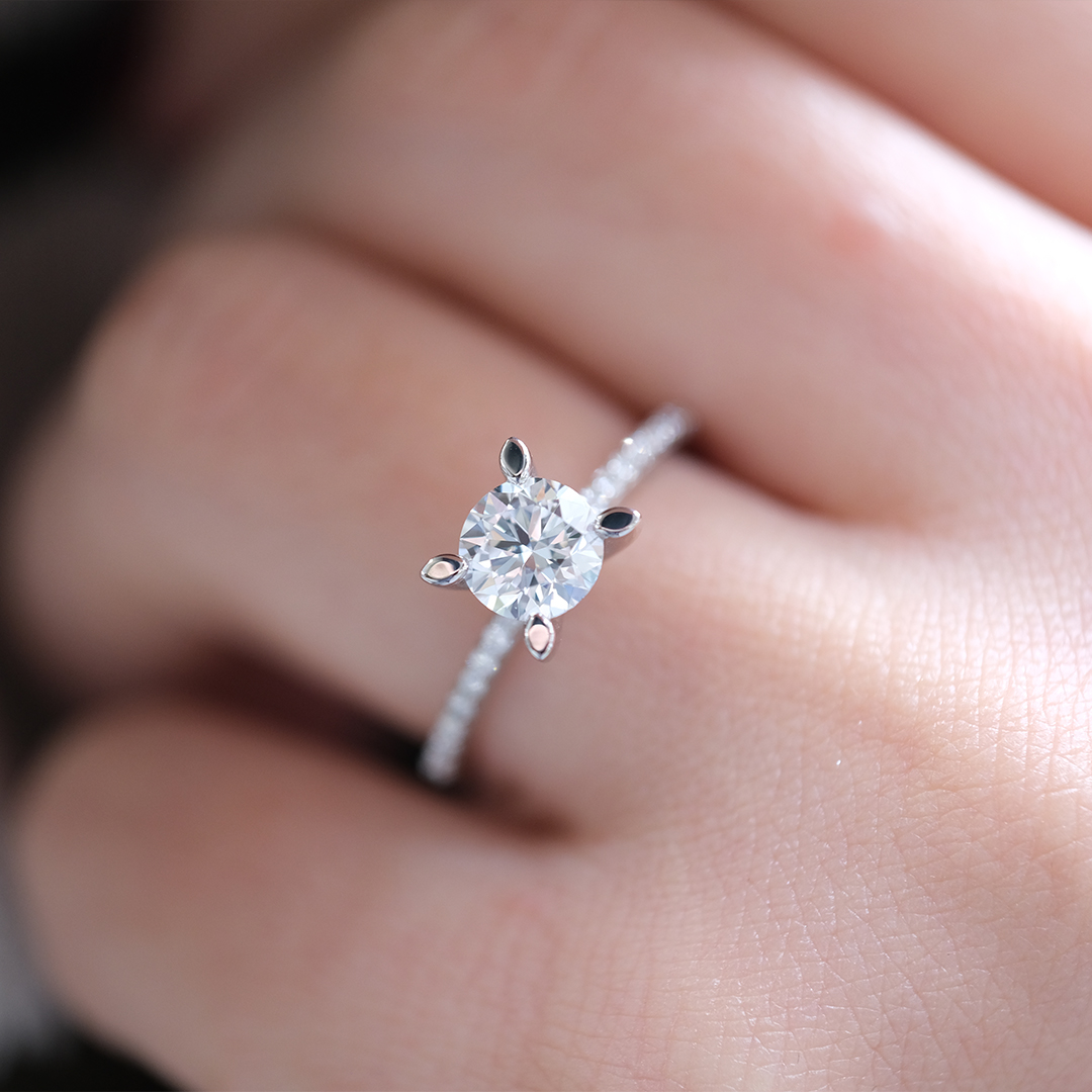 1.15 Karat Lab Grown Tektaş Pırlanta Yüzük (2)